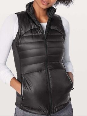 Lululemon Down For A Run Vest II in Black Women’s Size 8